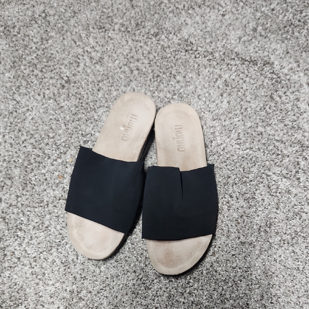 Munro Black Slides Size 7